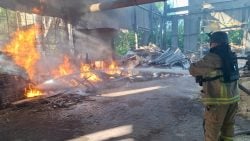 Ворожі обстріли спричинили 2 пожежі в приватному житловому секторі Краматорського району (фото)