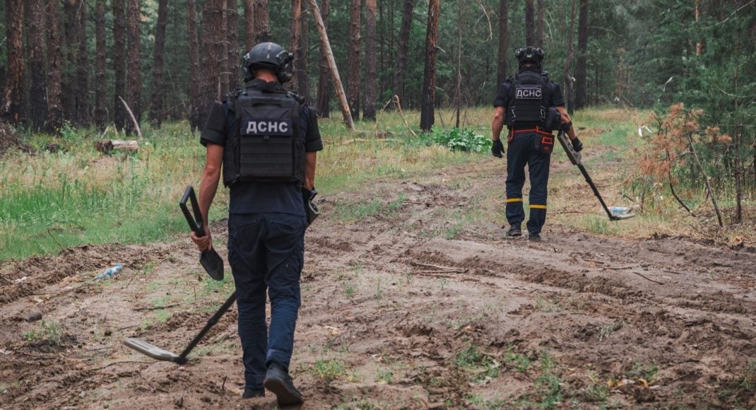 В июне уже 215 взрывоопасных предметов обнаружили на Донетчине и уничтожили пиротехники ГСЧС (видео)
