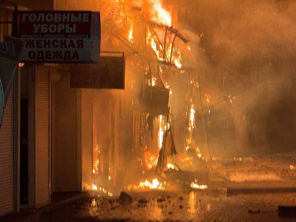 Горіли нафтобаза та військовий штаб- що відбулось вночі в окупованих Луганську та Донецьку5